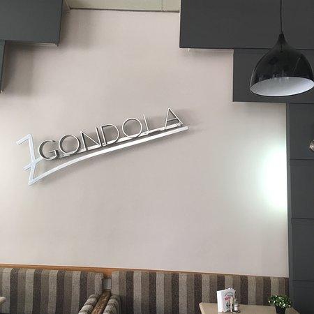 Fast food Gondola