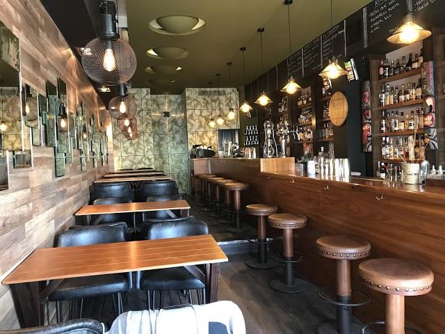 Le Coq tail mix bar
