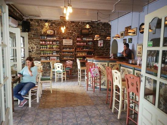 Kouros Cafe & Tavern