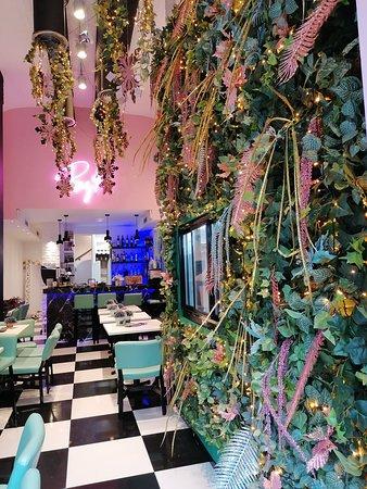 Pastel Bar